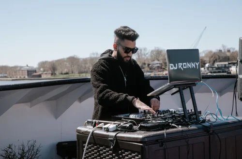 9a0ddf 8ce2fdc1669242afafa304e9ff213bedmv2